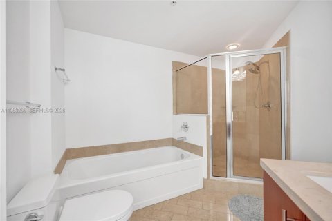 Condo in Miami, Florida, 2 bedrooms  № 2051488 - photo 23