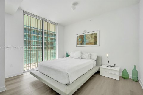 Condo in Miami, Florida, 2 bedrooms  № 2051488 - photo 27