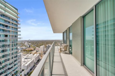 Condo in Miami, Florida, 2 bedrooms  № 2051488 - photo 6