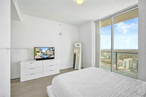 Condo in Miami, Florida, 2 bedrooms  № 2051488 - photo 21