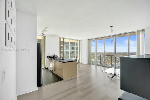 Condo in Miami, Florida, 2 bedrooms  № 2051488 - photo 11