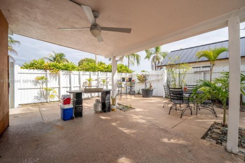 Casa en venta en Miami, Florida, 3 dormitorios, 125.23 m2 № 2029392 - foto 17