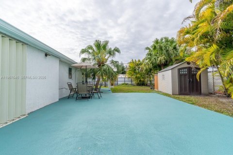 Casa en venta en Miami, Florida, 3 dormitorios, 125.23 m2 № 2029392 - foto 20