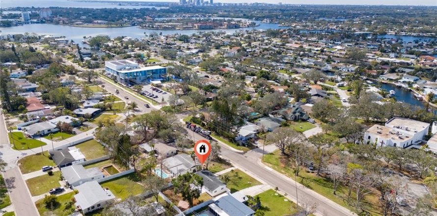 Villa ou maison à Saint Petersburg, Floride 2 chambres, 85.93 m2 № 1523789