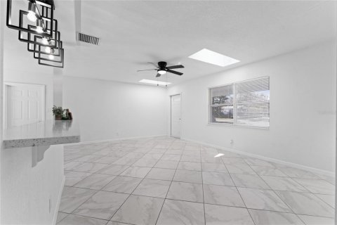 Villa ou maison à vendre à Saint Petersburg, Floride: 2 chambres, 85.93 m2 № 1523789 - photo 13