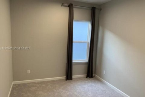 Villa ou maison à louer à Sanford, Floride: 3 chambres, 192.21 m2 № 1989004 - photo 3