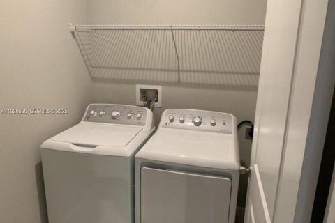 Villa ou maison à louer à Sanford, Floride: 3 chambres, 192.21 m2 № 1989004 - photo 7