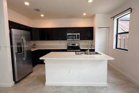 Купить таунхаус в Хомстед, Флорида 3 спальни, 169.92м2, № 1955222 - фото 6