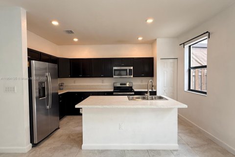 Купить таунхаус в Хомстед, Флорида 3 спальни, 169.92м2, № 1955222 - фото 5