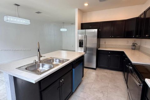 Купить таунхаус в Хомстед, Флорида 3 спальни, 169.92м2, № 1955222 - фото 7