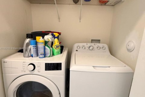 Купить таунхаус в Хомстед, Флорида 3 спальни, 169.92м2, № 1955222 - фото 15