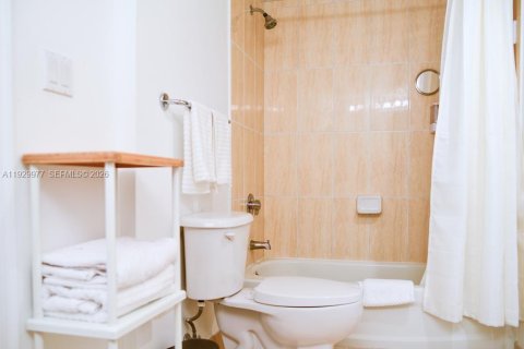 Copropriété à louer à Miami, Floride: 2 chambres, 97.36 m2 № 1997907 - photo 20