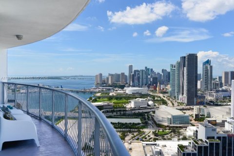 Copropriété à louer à Miami, Floride: 2 chambres, 97.36 m2 № 1997907 - photo 2