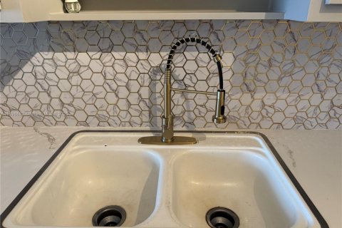 Copropriété à louer à Miami, Floride: 1 chambre, 79.99 m2 № 1950656 - photo 12