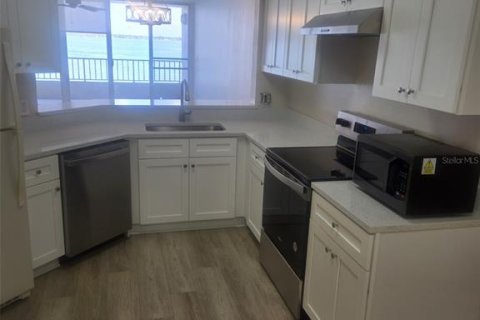 Снять в аренду кондоминиум в Сент-Питерсберг, Флорида 1 комната, 116.59м2, № 1657880 - фото 14