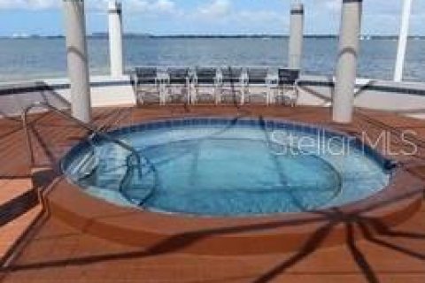 Снять в аренду кондоминиум в Сент-Питерсберг, Флорида 1 комната, 116.59м2, № 1657880 - фото 7