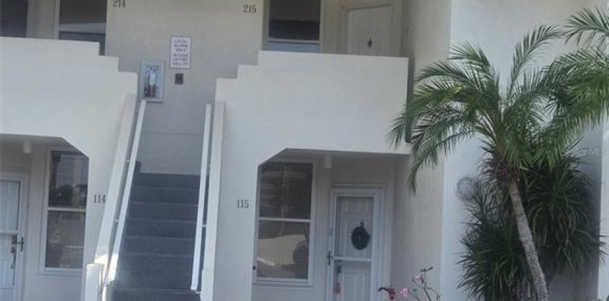 Condominio en Saint Petersburg, Florida, 2 dormitorios № 1657880