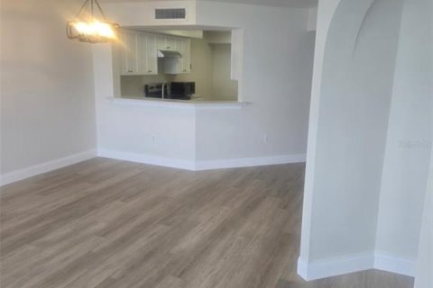 Снять в аренду кондоминиум в Сент-Питерсберг, Флорида 1 комната, 116.59м2, № 1657880 - фото 16