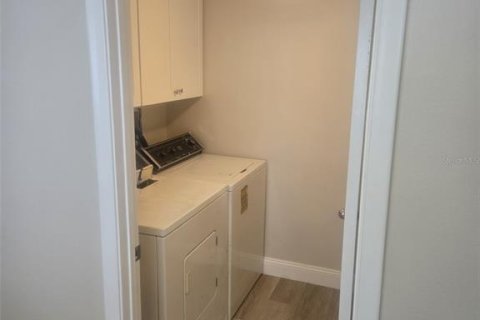 Снять в аренду кондоминиум в Сент-Питерсберг, Флорида 1 комната, 116.59м2, № 1657880 - фото 20