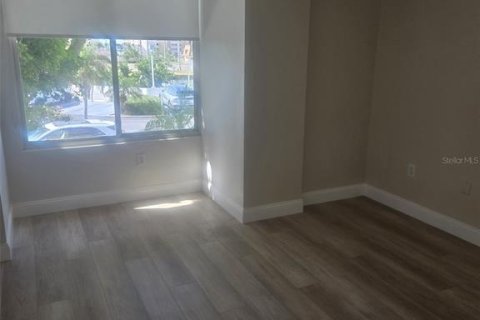 Снять в аренду кондоминиум в Сент-Питерсберг, Флорида 1 комната, 116.59м2, № 1657880 - фото 19