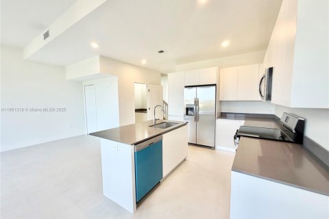 Touwnhouse à louer à Miami, Floride: 4 chambres, 177.63 m2 № 1953307 - photo 20