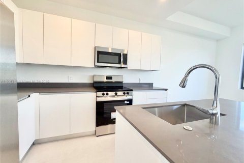 Touwnhouse à louer à Miami, Floride: 4 chambres, 177.63 m2 № 1953307 - photo 17