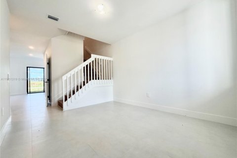 Touwnhouse à louer à Miami, Floride: 4 chambres, 177.63 m2 № 1953307 - photo 7