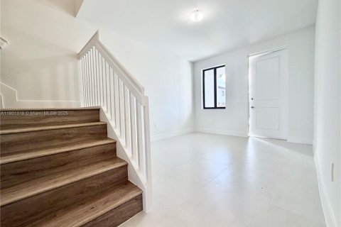 Touwnhouse à louer à Miami, Floride: 4 chambres, 177.63 m2 № 1953307 - photo 6