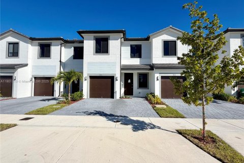 Touwnhouse à louer à Miami, Floride: 4 chambres, 177.63 m2 № 1953307 - photo 4