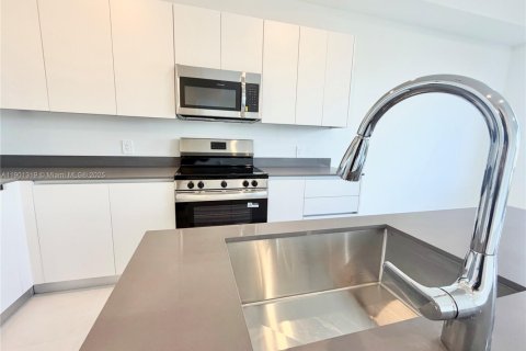 Touwnhouse à louer à Miami, Floride: 4 chambres, 177.63 m2 № 1953307 - photo 29