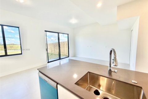 Touwnhouse à louer à Miami, Floride: 4 chambres, 177.63 m2 № 1953307 - photo 21