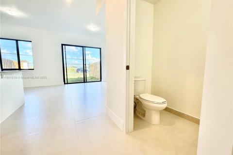 Touwnhouse à louer à Miami, Floride: 4 chambres, 177.63 m2 № 1953307 - photo 9