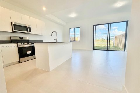 Touwnhouse à louer à Miami, Floride: 4 chambres, 177.63 m2 № 1953307 - photo 15