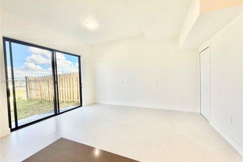 Touwnhouse à louer à Miami, Floride: 4 chambres, 177.63 m2 № 1953307 - photo 22