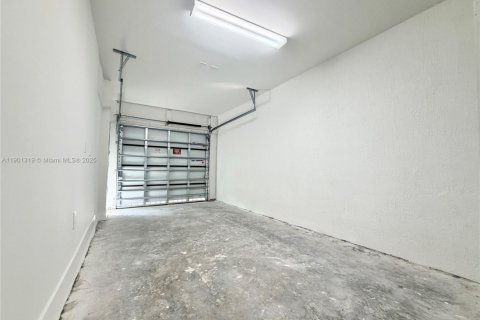 Touwnhouse à louer à Miami, Floride: 4 chambres, 177.63 m2 № 1953307 - photo 11
