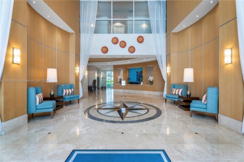 Condominio en venta en Hallandale Beach, Florida, 2 dormitorios, 121.33 m2 № 1872038 - foto 21