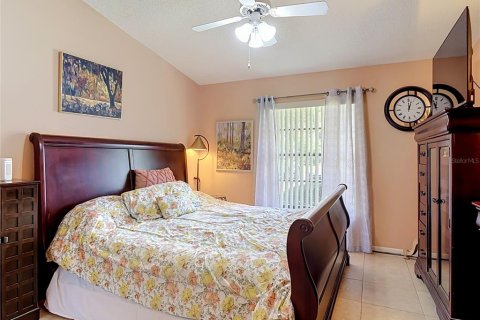 Condo in DeBary, Florida, 2 bedrooms  № 2236792 - photo 21