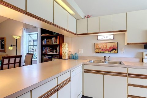 Condo in DeBary, Florida, 2 bedrooms  № 2236792 - photo 5