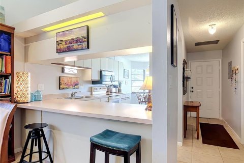Condo in DeBary, Florida, 2 bedrooms  № 2236792 - photo 12