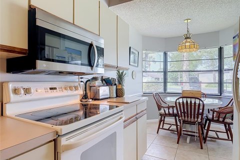 Condo in DeBary, Florida, 2 bedrooms  № 2236792 - photo 6