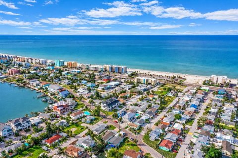 Villa ou maison à vendre à Madeira Beach, Floride: 3 chambres, 93.65 m2 № 2400253 - photo 2