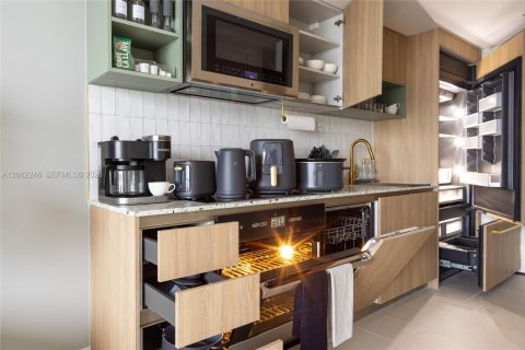 Снять в аренду кондоминиум в Майами, Флорида 1 спальня, 46.82м2, № 2265226 - фото 18