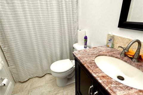 Купить кондоминиум в Клируотер, Флорида 3 комнаты, 90.3м2, № 1564788 - фото 7