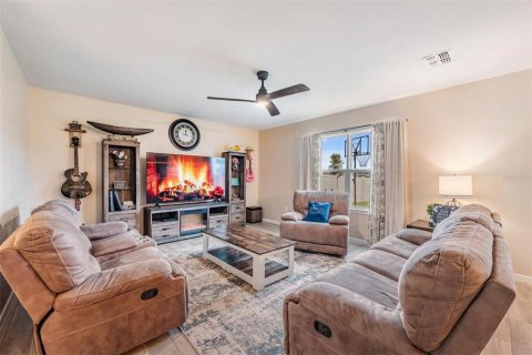 House in Lakeland, Florida 5 bedrooms, 224.36 sq.m. № 1767525 - photo 9