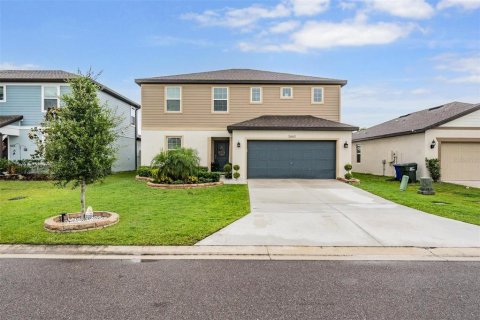 House in Lakeland, Florida 5 bedrooms, 224.36 sq.m. № 1767525 - photo 1