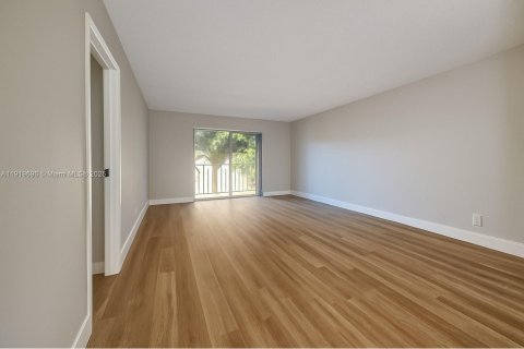 Купить кондоминиум в Форт-Лодердейл, Флорида 2 спальни, 90.58м2, № 1974847 - фото 17