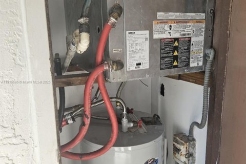 Купить кондоминиум в Форт-Лодердейл, Флорида 2 спальни, 90.58м2, № 1974847 - фото 18