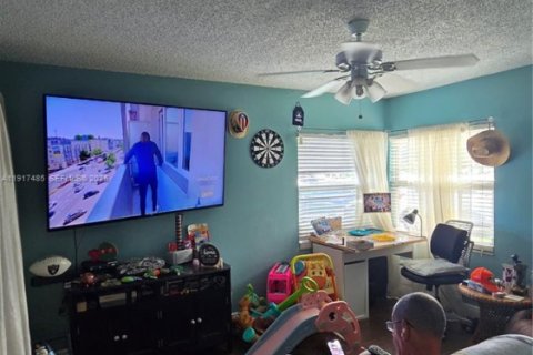 Casa en venta en West Palm Beach, Florida, 3 dormitorios, 134.43 m2 № 1982246 - foto 13