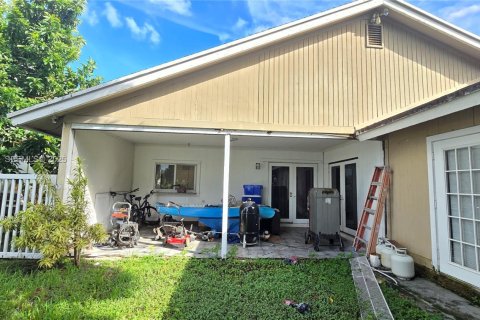 Casa en venta en West Palm Beach, Florida, 3 dormitorios, 134.43 m2 № 1982246 - foto 16