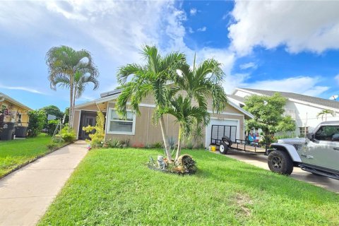 Casa en venta en West Palm Beach, Florida, 3 dormitorios, 134.43 m2 № 1982246 - foto 1